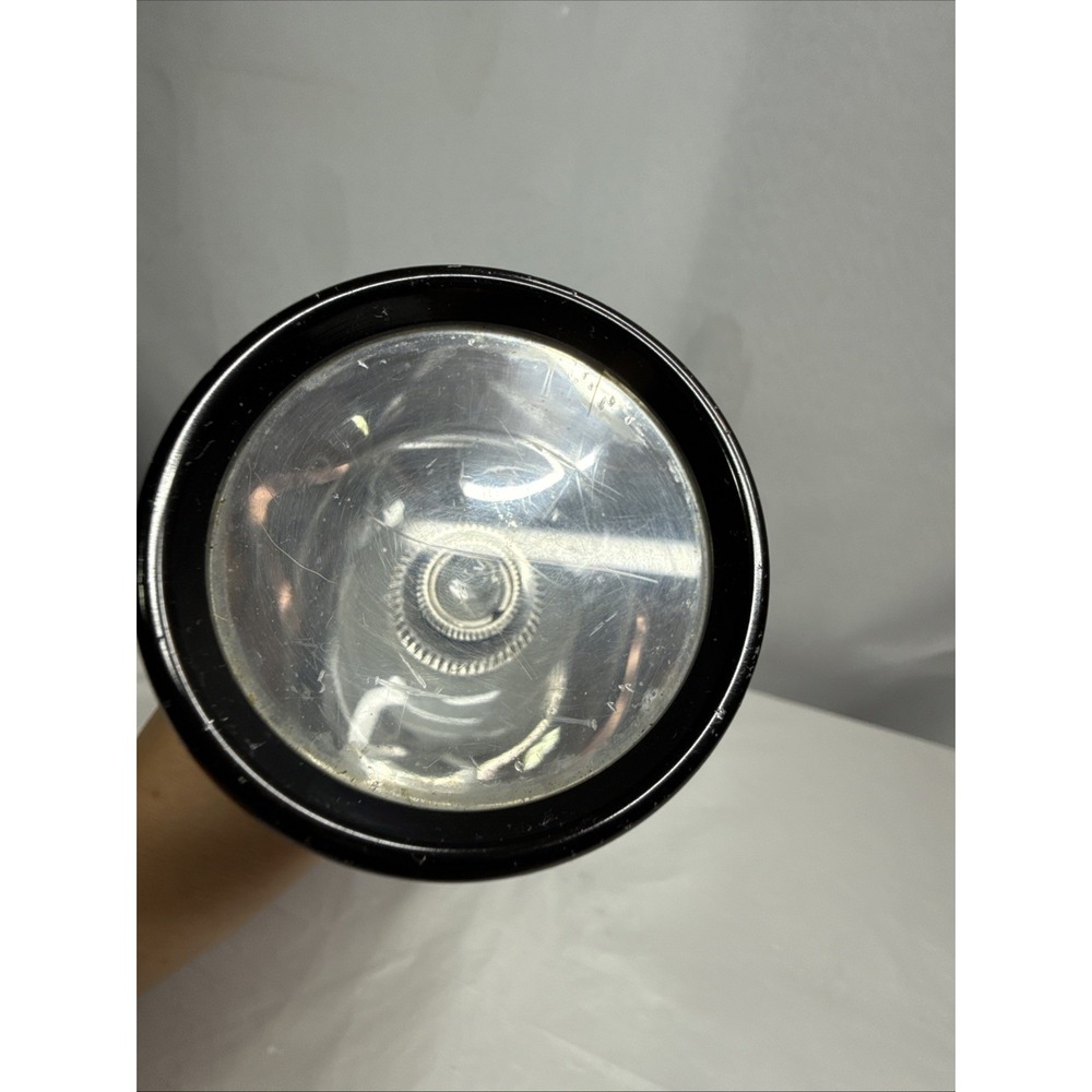 10" MAG-LITE 2D Flashlight -Black MADE IN USA Tested - Picture 13 of 16